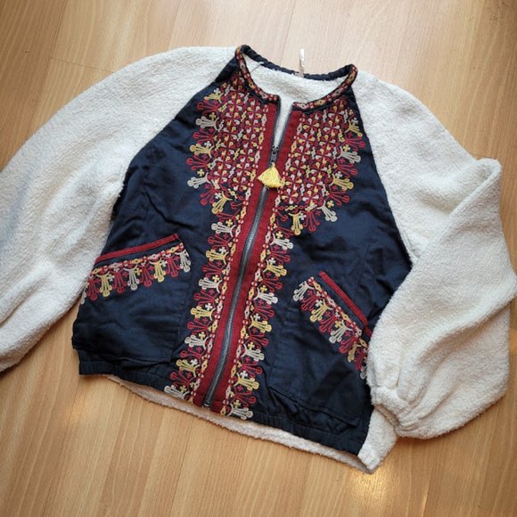 SOLD: Free People Aztec SW Boho Embroidered Two Faced Sold Out Online Oversized - Picture 7 of 16